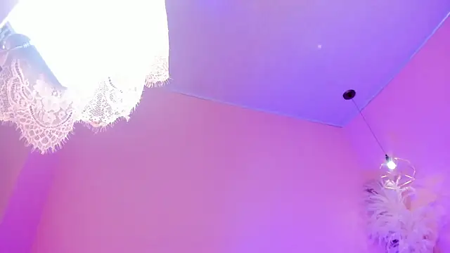 ScarletGV online show from September 2025 04:18:02 PM