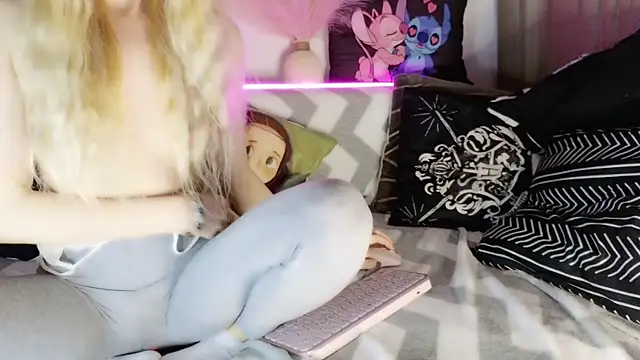 nicollewetpussy online show from February 2025 02:39:01 AM