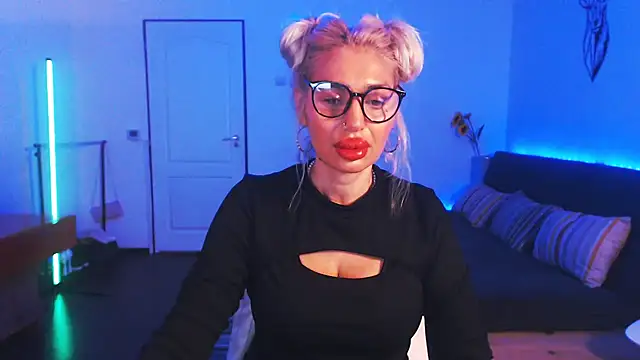 beauty chl0e online show from December 2024 09:11:02 PM