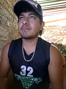 GusssHOT online show from April 2026 05:52:02 PM