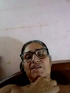 Snapshot of _candi chatting on February 2025 10:24:01 PM candi online show from February 2025 10:24:01 PM