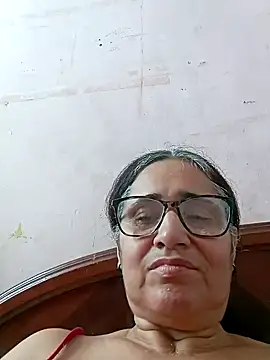 Snapshot of _candi chatting on February 2025 08:29:02 PM candi online show from February 2025 08:29:02 PM