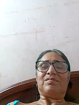 Snapshot of _candi chatting on February 2025 08:05:01 PM candi online show from February 2025 08:05:01 PM