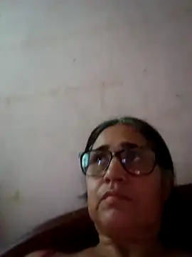 Snapshot of _candi chatting on February 2025 10:32:02 PM candi online show from February 2025 10:32:02 PM
