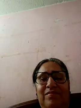 Snapshot of _candi chatting on February 2025 11:44:02 AM candi online show from February 2025 11:44:02 AM