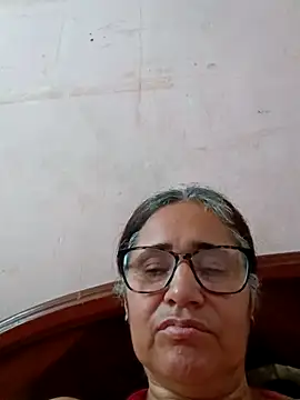 Snapshot of _candi chatting on February 2025 12:28:01 PM candi online show from February 2025 12:28:01 PM