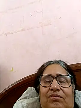 Snapshot of _candi chatting on March 2025 12:00:01 PM candi online show from March 2025 12:00:01 PM