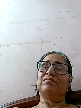 Snapshot of _candi chatting on March 2025 06:33:01 PM candi online show from March 2025 06:33:01 PM