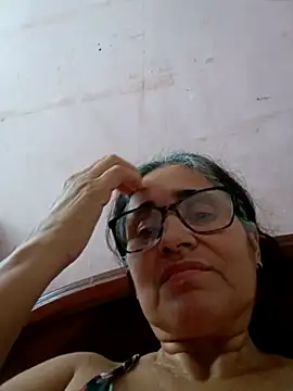 Snapshot of _candi chatting on March 2025 11:32:01 AM candi online show from March 2025 11:32:01 AM