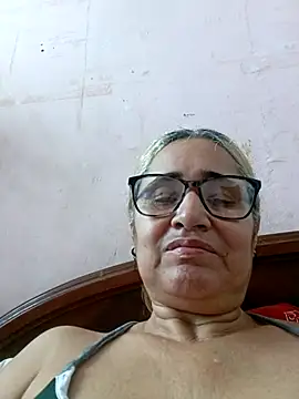 Snapshot of _candi chatting on September 2025 01:43:02 PM candi online show from September 2025 01:43:02 PM