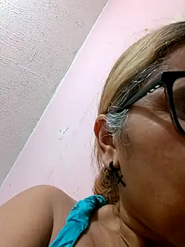 Snapshot of _candi chatting on September 2025 11:36:01 AM candi online show from September 2025 11:36:01 AM