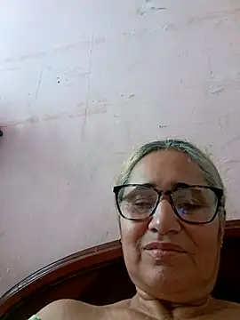 Snapshot of _candi chatting on September 2025 12:42:01 PM candi online show from September 2025 12:42:01 PM