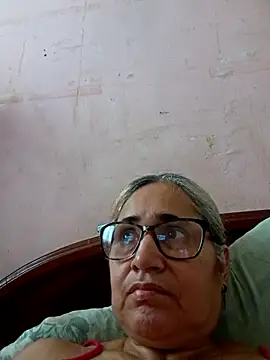 Snapshot of _candi chatting on October 2025 12:13:02 PM candi online show from October 2025 12:13:02 PM