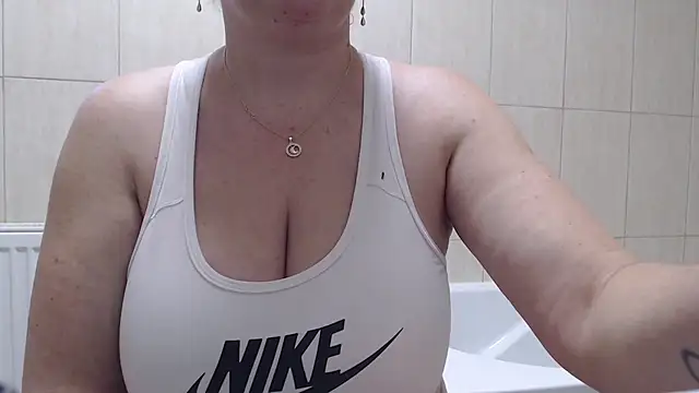 Snapshot of newamyy chatting on February 2026 06:25:02 AM newamyy online show from February 2026 06:25:02 AM