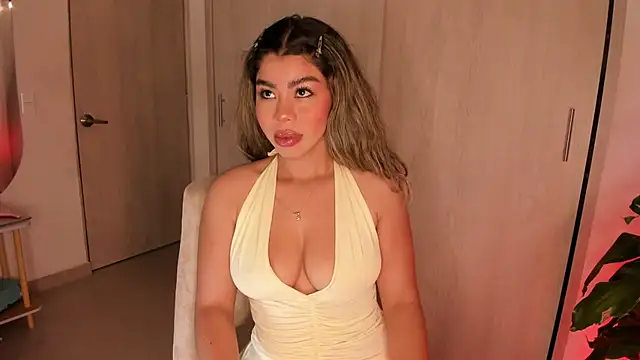 Snapshot of Melina_Ferrer1 chatting on June 2026 01:48:01 PM Melina Ferrer1 online show from June 2026 01:48:01 PM