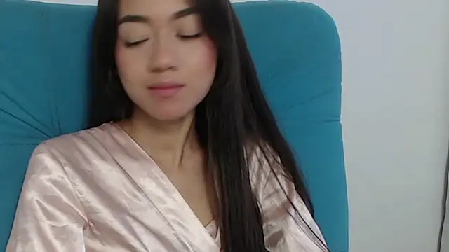 Snapshot of hantonella_ chatting on December 2024 01:57:02 PM hantonella  online show from December 2024 01:57:02 PM