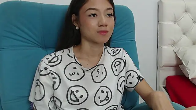 Snapshot of hantonella_ chatting on December 2024 03:04:02 PM hantonella  online show from December 2024 03:04:02 PM