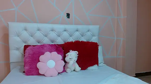 Snapshot of hantonella_ chatting on September 2025 07:35:01 PM hantonella  online show from September 2025 07:35:01 PM