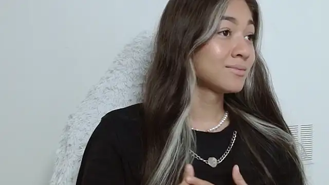 hantonella  online show from November 2025 02:38:02 PM