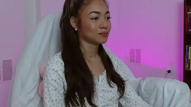 hantonella  online show from November 2025 01:11:01 PM