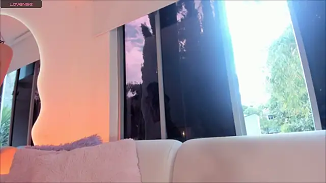 Megan-holly online show from November 2025 05:26:01 PM