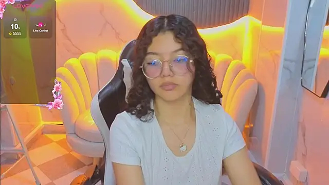 victoria castillo b online show from November 2025 08:20:01 PM