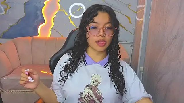 victoria castillo b online show from April 2026 07:52:02 PM