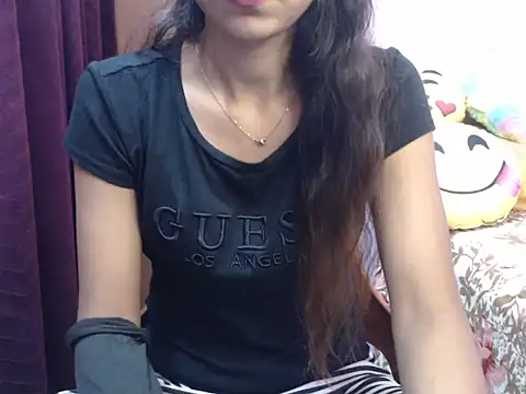 Angel kiyara online show from October 2025 06:31:01 PM