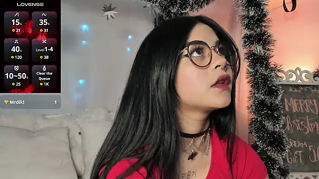 Snapshot of atena_hill chatting on December 2024 08:00:02 PM atena hill online show from December 2024 08:00:02 PM