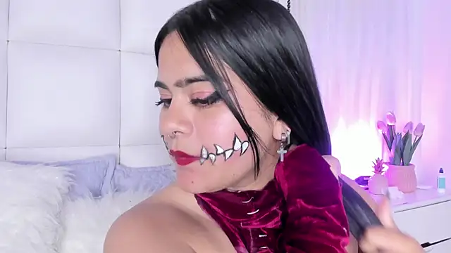Snapshot of atena_hill chatting on January 2025 02:48:02 AM atena hill online show from January 2025 02:48:02 AM