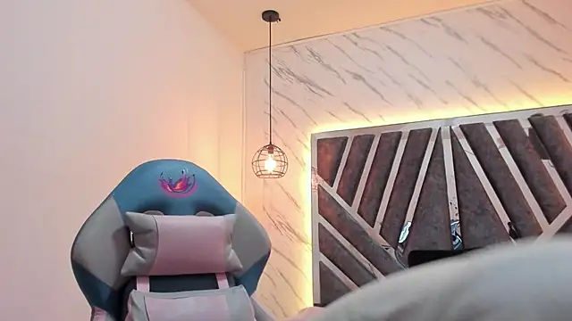 Emmapark  online show from February 2025 01:02:01 AM