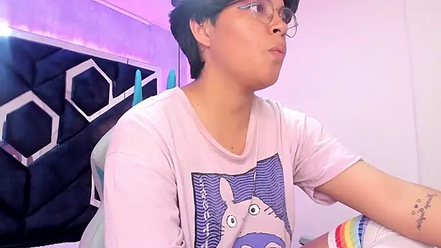 Emmapark  online show from February 2025 11:14:02 PM