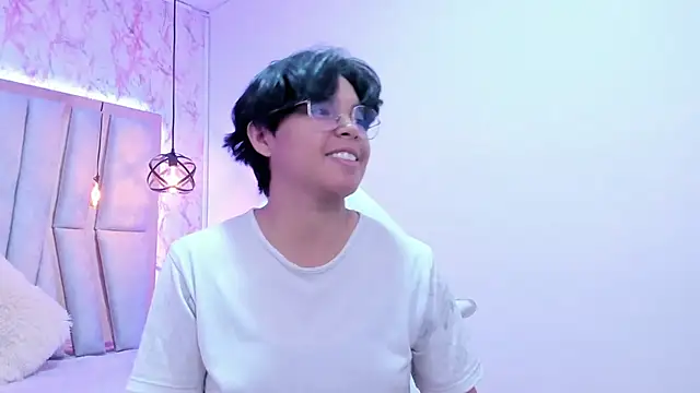 Emmapark  online show from March 2025 06:05:02 PM