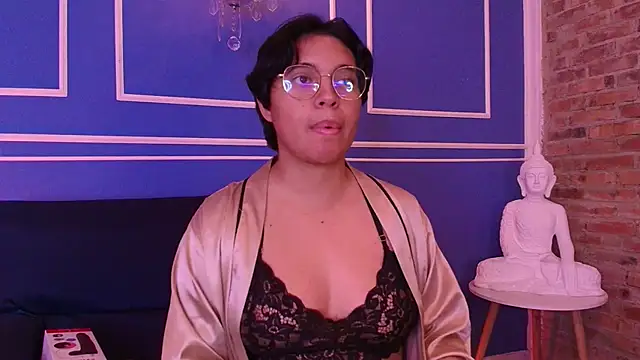 Emmapark  online show from November 2025 06:31:02 PM