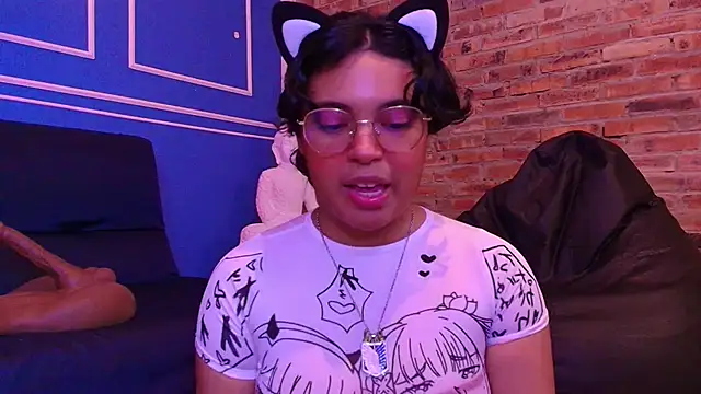 Emmapark  online show from November 2025 07:16:02 PM