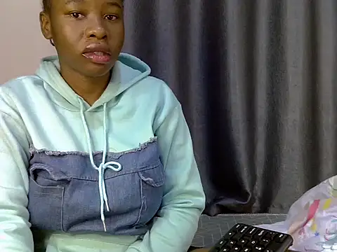 Snapshot of Novah_ chatting on July 2026 04:44:02 PM Novah online show from July 2026 04:44:02 PM