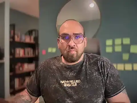 Snapshot of mexa_bear chatting on November 2025 06:18:01 PM mexa bear online show from November 2025 06:18:01 PM