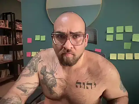 Snapshot of mexa_bear chatting on December 2025 08:26:01 PM mexa bear online show from December 2025 08:26:01 PM