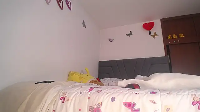 Snapshot of Yinn_Silver chatting on March 2025 07:57:01 AM Yinn Silver online show from March 2025 07:57:01 AM