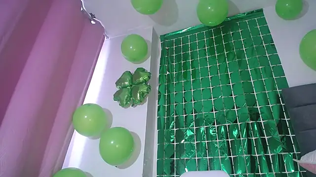 Snapshot of Yinn_Silver chatting on March 2025 12:14:02 PM Yinn Silver online show from March 2025 12:14:02 PM