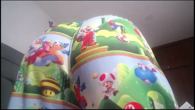 Snapshot of Yinn_Silver chatting on September 2025 06:49:01 AM Yinn Silver online show from September 2025 06:49:01 AM