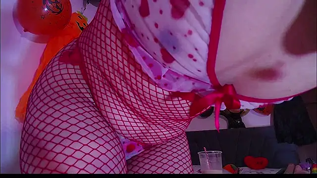 Snapshot of Yinn_Silver chatting on October 2025 01:22:01 PM Yinn Silver online show from October 2025 01:22:01 PM