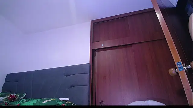 Snapshot of Yinn_Silver chatting on November 2025 09:08:02 AM Yinn Silver online show from November 2025 09:08:02 AM