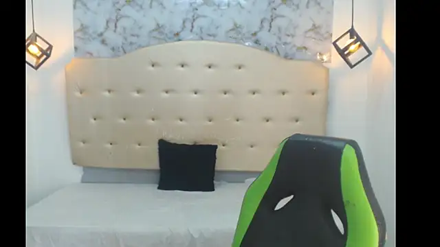 Kathiasaints online show from April 2026 07:07:01 PM