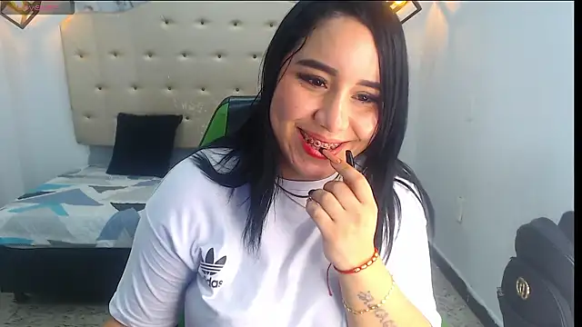 Kathiasaints online show from May 2026 08:02:02 PM