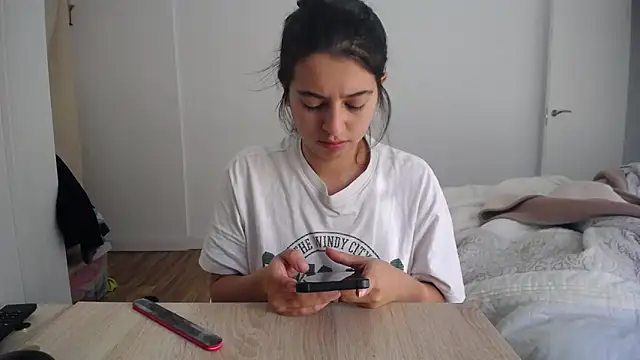 Contantin helena online show from December 2024 12:33:02 PM