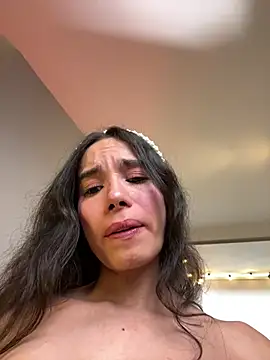 Irish Collins online show from April 2026 09:21:02 PM