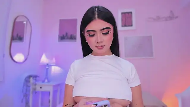 Snapshot of little-natt chatting on February 2025 01:22:01 PM little-natt online show from February 2025 01:22:01 PM