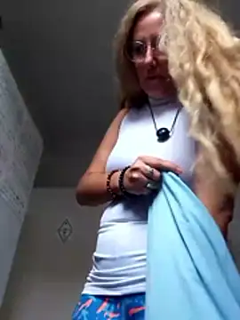 MILEIDE980 online show from February 2026 10:01:02 AM