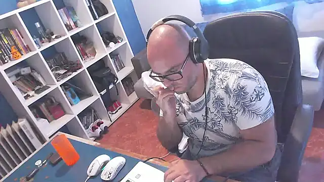 ravingr4d4 online show from October 2025 10:47:02 AM